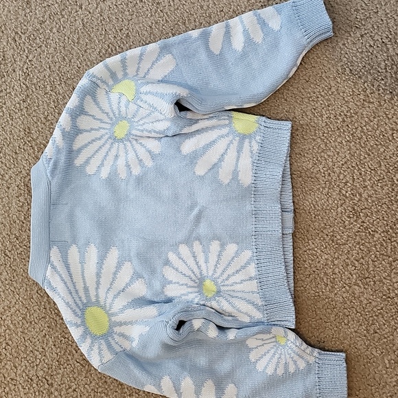 Old Navy Girls Light Blue Button Up Cardigan with Daisy Design Sz 6 Small - Picture 3 of 4
